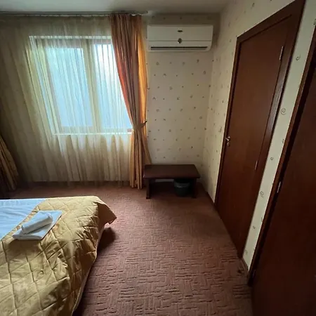 Bolyari ホテル 3*