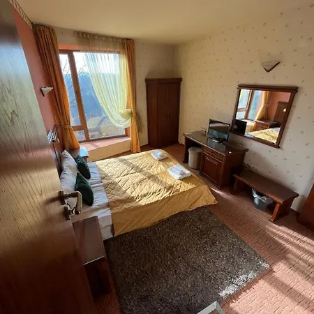 Bolyari ホテル 3*